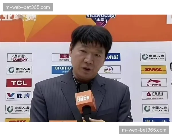 邱彪减少高诗岩出场时间 山东考虑改变后卫配置 邱彪减少高诗岩出场时间 山东考虑改变后卫配置